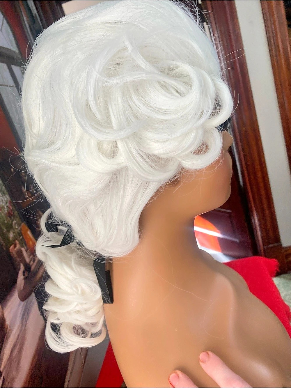 White colonial patriot Wig